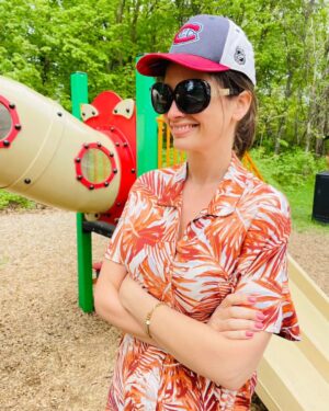 Geneviève Guilbault Instagram - En attendant (toujours) le retour des Nordiques 🌴