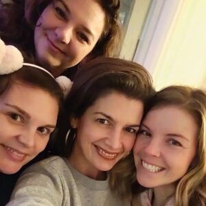 Geneviève Guilbault Instagram - Amies depuis toujours 💖💖💖