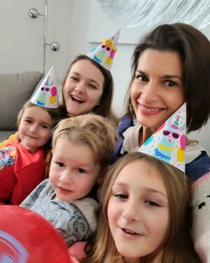 Geneviève Guilbault Instagram - 3 ans et 5 ans pour mes bébés d'amour!🎈🎉
