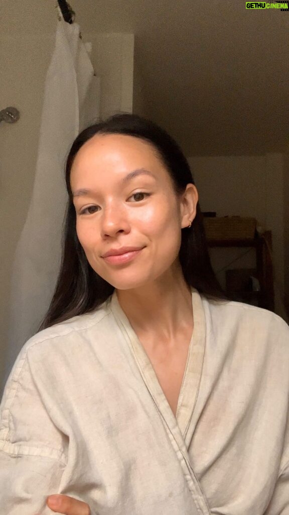 Genevieve Kang Instagram - j’adore @dore and you can, too! use my code GENEVIEVEKNG for a discount, because using products and supporting intentional brands that care about the wellbeing of people and the planet are what actually make you glow. x