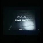 Gina S. Noer Instagram - Untuk Bung, kisah kemerdekaan Indonesia itu terlalu kecil. Tentu ini bikin penasaran kenapa dia bisa-bisanya berpikir begitu. Ternyata, untuk anak yang super geek cerita perang, sumber-sumber yang dia baca dan tonton kebanyakan dari perspektif pelaku utama Perang Dunia I dan II. Kemudian, kata Bung, pelajaran sejarah Indonesia di sekolah selama ini terlalu sederhana, terlalu over glorify perang kemerdekaan, dan terlalu militeristik. Baginya, begitu pula film perang Indonesia terbaru yang dia tonton. Menarik, tapi mana film Indonesia yang jelas menggugat efek perang? Karena gugatan itu, setelah makan malam semalam, akhirnya mengajak Bung & Biru menonton "Lewat Djam Malam" yang sudah direstorasi. Untuk film perang tanpa banyak adegan perang, Bung dan Biru suka sekali. Walaupun di awal mereka bingung kenapa ada detil suara yang tidak ada. Mereka lalu takjub saat diceritakan proses restorasi bagaimana. Menonton Lewat Djam Malam lagi memang bikin yakin ini film masterpiece. Pertama, directing Usmar Ismail dan skenario Asrul Sani memang top notch. Kedua, komplikasi moralitasnya masih relevan hingga kini. Ketiga, mungkin ini satu-satunya film anti perang yang bisa bikin anak-anak nyanyi Rasa Sayange dan Potong Bebek Angsa 😜 Bonus point, tambah Bung, karena pilihan pistolnya Iskandar berasal dari Inggris dan Amerika, itu menambah subtext yang bagus sekali untuk ceritanya. Gugatan Bung juga bikin mikir lagi bagaimana kita jauh sekali dari sejarah sendiri sehingga pendekatan storytellingnya pun belum maksimal dieksplorasi. Untuk sebuah negara muda yang butuh sekali berefleksi pada masa lalunya, mungkin kita makin perlu makin erat memperlebar cerita kisah sejarah kita. Tentunya, selain memperbaharui pendekatan pendidikan sejarah di sekolah. Akhir pekan ini janji menonton film-film perang di daftar tontonannya Bung. Ada The East karya tante @shantyharmayn karena Bung penasaran perspektif dari tentara Belanda, ada The Pianist, dan mau gue tambahin bonus film Warkop DKI awal-awal, karena kritik sosial di jaman Orba juga semacam perang 😂