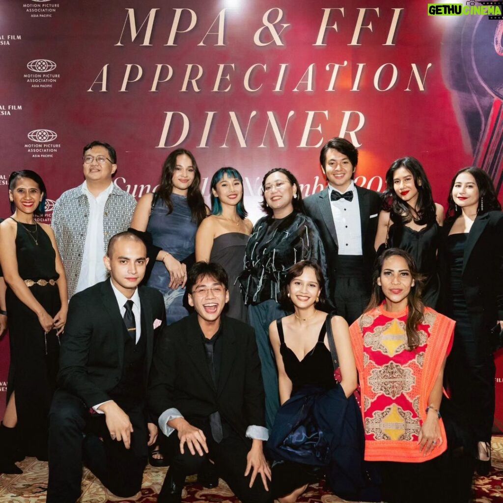 Gina S. Noer Instagram - FFI & MPAA Appreciation Dinner 2023. From the proper pics to snapshot ones. Special congrats for the producer award for @yuliaevinabhara 👑 Top by @adriebasuki.id Stylist @dimas_w_wardana 📷 by @armanfebryan The Dharmawangsa