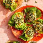Gisele Bündchen Instagram - I am so excited to announce my new cookbook, Nourish! People are always asking me what I eat and how I stay fit. Great food is something I am passionate about, and it is vital for living a healthy lifestyle. In Nourish, I share my family’s favorite simple, nutritious, and delicious recipes and some self-care rituals that help me so much in my life especially as a busy, working mom. I am happy that I get to share this cookbook with all of you! Hope you enjoy ! Check it out, is now available for preorder and out in March! Link in bio. You can also preorder signed copies 😊 Estou muito animada em anunciar meu livro de receitas, Nourish! As pessoas sempre me perguntam o que eu como e o que faço pra ficar em forma. Sou apaixonada por comida e ela é vital para um estilo de vida saudável. Em Nourish, compartilho as receitas simples, nutritivas e deliciosas da minha família, bem como alguns rituais de autocuidado que me ajudam muito na minha vida, especialmente com a vida corrida de mãe e profissional. Fico feliz em compartilhar esse livro com vocês! Espero que gostem! Confira; agora está disponível para encomenda e será lançado em março! Link na biografia. Você também pode encomendar cópias assinadas.