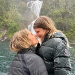 Gisele Bündchen Instagram - I wanted to thank everyone who took the time to congratulate and send good vibes on our birthday. I am so lucky I got to spend it with my twin sister and our girly girls. I feel blessed to be surrounded by so much love. #twins #girlstrip ❤️ Queria agradecer a todos que tiraram um tempinho para parabenizar e mandar boas energias no nosso aniversário. Tenho tanta sorte de poder passá-lo com minha irmã gêmea e nossas pequenas. Me sinto abençoada por estar rodeada de tanto amor. #gêmeas #viagemdasmeninas
