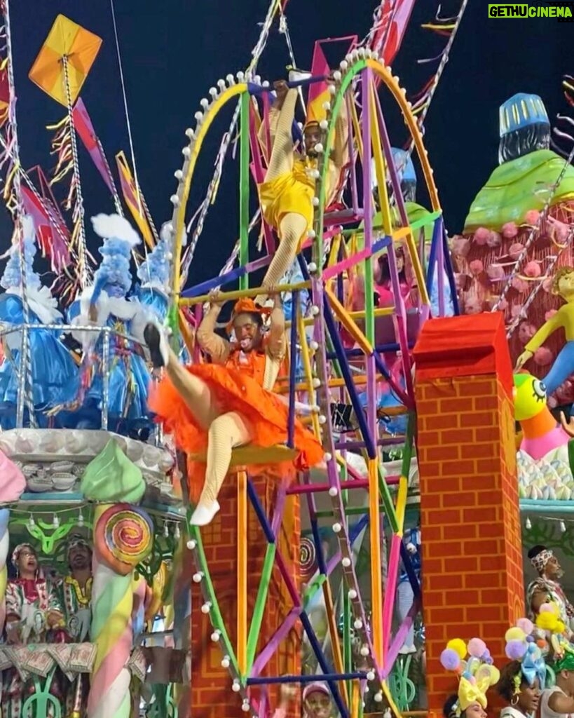 Gisele Bündchen Instagram - Foi muito especial voltar ao Carnaval e prestigiar esta festa tão linda da nossa cultura.✨ It was so special to return to Carnival and honor this beautiful celebration of our Brazilian culture.