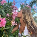 Gisele Bündchen Instagram - The same storm that knocks down the leaves, also makes the seeds sprout.💕 A mesma tempestade que derruba as folhas, também faz brotar as sementes.