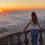 Gisele Bündchen Instagram - “Personal transformation is not easy. Healing yourself takes time. Letting go can sometimes feel overwhelming. Building new habits can seem like an uphill battle. Even with all of these challenges inner-work is worth it. This active form of self-love can radically change your life.” Yung Pueblo A transformação pessoal não é fácil. Curar-se leva tempo. Deixar ir às vezes pode parecer desafiador. Construir novos hábitos pode parecer uma batalha difícil. Mesmo com todos esses desafios, o trabalho interno vale a pena. Esta forma ativa de amor próprio, pode mudar radicalmente a sua vida.
