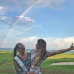 Gisele Bündchen Instagram - Mãezinha amada, Dói saber que não poderei mais te abraçar, mas sei que você sempre estará nos cuidando. Você foi um anjo na terra, sempre ajudando todos ao seu redor. Sou muito grata por ser sua filha e por ter aprendido com você. Obrigada por ser o melhor exemplo de amor, força, compaixão, coragem e graça. Vou sempre guardar com carinho as lindas memórias que compartilhamos e viverei pelos valores que você me ensinou. Você viverá para sempre através das muitas vidas que tocou.Obrigada por me dar cinco melhores amigas para a vida. Seu amor sempre nos guiará. Te verei em meus sonhos. Te amo ❤️ Beloved mom, It hurts to know that I won’t be able to hug you anymore, but I know that you will always be watching over us. You were an angel on earth, always helping everyone around you. I am so grateful to be your daughter and to have learned from you. Thank you for being the best role model of love, strength, compassion, courage, and grace. I will forever cherish the beautiful memories we shared and will live by the values you taught me. You will live forever through the many lives that you touched. Thank you for giving me five best friends for life. Your love will always guide us. I will see you in my dreams. Love you ❤️