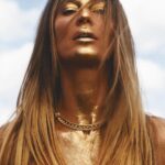 Gisele Bündchen Instagram - Thank you so much @harpersbazaarus for having me and thank you @aliciadkennedy for a great conversation about life and my new cookbook Nourish! Photographer: @luisalbertorodriguezstudio Stylist: @mr_carlos_nazario Creative Director: @lauragenninger Hair: @jimmypaulhair Makeup: @yad1m Manicure: Andréa J. Vieira of @thenailsaloon 📸 Muito obrigada @harpersbazaarus por me receber e obrigada @aliciadkennedy pela ótima conversa sobre a vida e meu novo livro de receitas Nourish!
