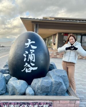 Gladys Lee Instagram - 準備好迎接 #鴻兔 農曆年了嗎？

久違的機場人潮，出境時間拉長，也感受到海外消費熱潮來臨，準備飛出國過農曆年的朋友們，記得提早到機場喲！

#建議提早半小時至一小時
#充分準備出國不慌張

預祝各位粉絲們，農曆新年假期平安健康愉快💕

#農曆新年 #兔年 #主持人 #雙語主持 #主持人 #中英雙語主持 #中英主持 #活動主持 #新聞主播 #主播主持