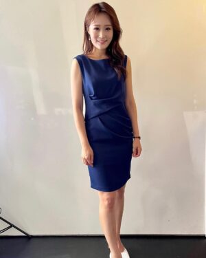 Gladys Lee Instagram - 每一場主持活動的服裝都是精心挑選搭配客戶品牌調性、活動主視覺，讓主持人風格聚焦、畫龍點睛而不搶戲。

-
梳化 @chen_yichuan 
服裝 @jsselect #jsselect 

.
#computex #開幕式 #全英主持 #新聞主播 #節目主持 #主持人 #雙語主持 #活動主持 #精品主持  #中英主持 #中英主持人 #英文主持人 #直播 #直播主持人 #開幕主持 #論壇主持 #春酒主持 #記者會主持 #記者會 #晚宴主持 #host #bilingualhost