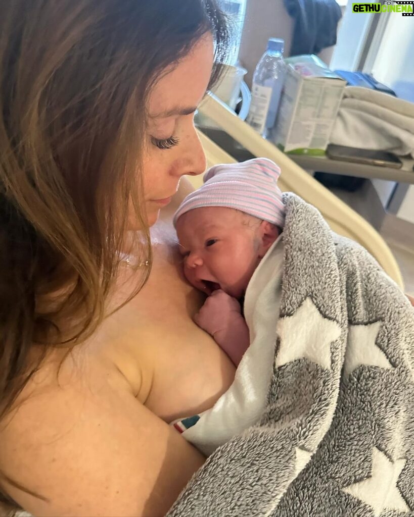 Gordon Ramsay Instagram - What an amazing birthday present please welcome Jesse James Ramsay, 7lbs 10oz whopper!! One more bundle of love to the Ramsay brigade!! 3 boys, 3 girls…. Done 👊🏼❤️❤️