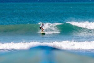 Grégory Fitoussi Instagram - Ça commence à venir… #offshore #costarica #santateresa #surf #puravida