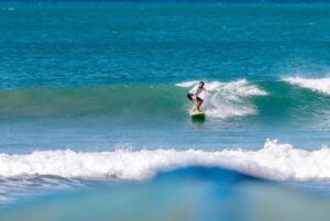 Grégory Fitoussi Instagram - Ça commence à venir… #offshore #costarica #santateresa #surf #puravida