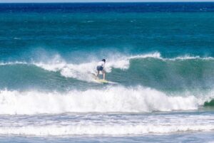 Grégory Fitoussi Instagram - Ça commence à venir… #offshore #costarica #santateresa #surf #puravida