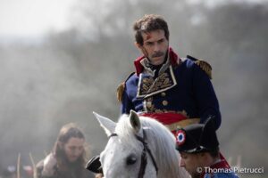 Grégory Fitoussi Instagram - Hâte de partager avec vous « vaincre ou mourir ». Brillamment mis en scène par @paulmignot_dir  merci @thomaspietrucci pour ces magnifiques photos.