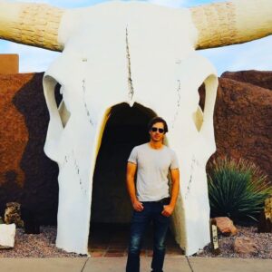 Greg Sestero Instagram - Oh hi! My new horror MIRACLE VALLEY about a real life cult is now streaming on @tubi 🩸 click the link in bio to watch the film