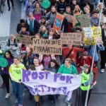 Greta Thunberg Instagram - Today we were more than 4000 people who went out on the streets of Stockholm to demand climate justice. We have showed that we are many who stand united in this fight. We don’t have 4 more years - we need action now. #RöstFörRättvisa #FridaysForFuture 📸: Adam Johansson Parliament House, Stockholm