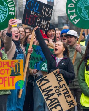 Greta Thunberg Instagram - Wow! Now the numbers are in from the global #ClimateStrike last week - over 500 000 people from 93 countries on all continents (including Antarctica) joined us and demanded world leaders to prioritise #PeopleNotProfit

We are not going anywhere. #FridaysForFuture
📸: @haglund.albin