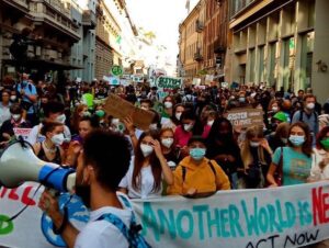 Greta Thunberg Instagram - School strike week 163, in Milano.
#climatestrike
#fridaysforfuture #schoolstrike4climate #UprootTheSystem