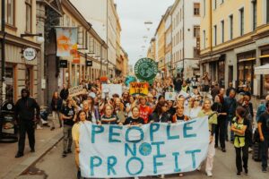 Greta Thunberg Instagram - For five years now we have been striking from school every Friday to protest and demand climate justice.
We were born into a crisis that we did not create. It is shameful that the responsibility to act falls so disproportionately on children and youth, because the people in power and adults fail to step up. Even though many of us are privileged, we should not have to do this.
But we have no choice. If we have the possibility to become activists, that is what we have to become. Giving up will never be an option, there is simply too much at stake. People are already losing their lives and livelihoods, due to the climate crisis, and it will continue to get worse until we take real action. We can no longer let the people in power get away with sacrificing people and the planet for their own gain. That is why we keep showing up every Friday, and will continue to do so. We are the change we want to see in the world. Join us and get organised, because we need you in this fight.

📸: @haglund.albin on yesterday’s climate strike in Stockholm.