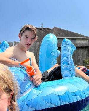 Griffin Wallace Henkel Instagram - #sibling rivalry

#summer #fun #pooltime #blue #skies #texas