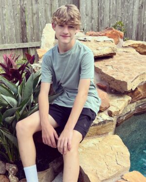 Griffin Wallace Henkel Instagram - First day of #summer vacation

#bored #already #jft #sunnyday  #texas #ninety