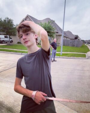 Griffin Wallace Henkel Instagram - Nothing too #important … 

#emotional support dogs, golfing with the #Light and other #stuff