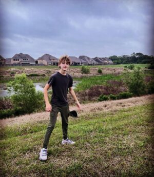 Griffin Wallace Henkel Instagram - Just a #walkinthepark