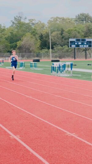 Griffin Wallace Henkel Instagram - #800 meter

#runner #track #runners #competition #running