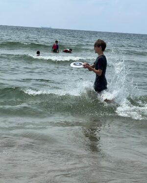 Griffin Wallace Henkel Instagram - #beach day

#galveston #texas #teen #actor #frisbee