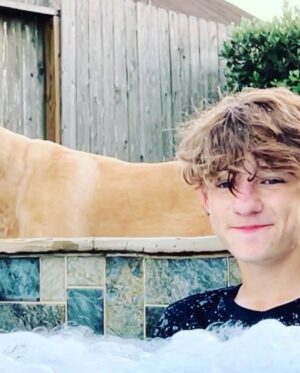 Griffin Wallace Henkel Instagram - #relax 

#sunny #sunday #familytime #chill