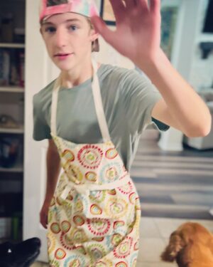 Griffin Wallace Henkel Instagram - #working it out. 

#teen #teenactor #grateful #actor #sagaftramember #sagaftrastrong #chores
