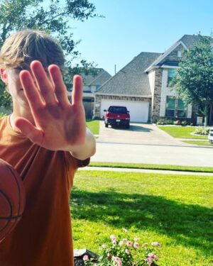 Griffin Wallace Henkel Instagram - #Summer break - gonna take a #timeout  #see you in #August 

Have an amazing summer 😊🌞😁

#actor #kid #teen #teenmodel #basketball #team #outtakes #social #media #break #coming #up
