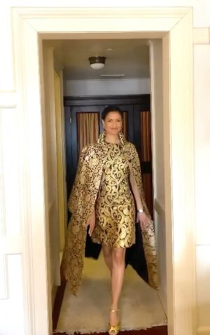 Gugu Mbatha-Raw Instagram - SWOOSH!! 🐯 

@thedailyshow to talk about #TheGirlBefore @hbomax !! 

@thevampireswife 
@leithclark 
@nickbarose 
@naivashaintl 
@cartier 

#golden #yearofthetiger ✨