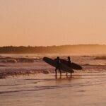 Guillaume St-Amand Instagram - Un plan de dernière minute pour aller surfer dans le Maine avec des personnes que tu ne connais pas? Mmm oui! C’est le genre de trip qui me fait vibrer. De lâcher prise et laisser la vie t’émerveiller. Il arrivera ce qui arrivera. Parce que souvent, on doute ou on se crée un scénario dans notre tête et on fini par réaliser que rien se passe comme on l’avait imaginé. Souvent pour le mieux. Old Orchard Beach Pier