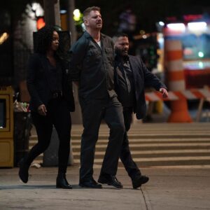 Guillermo Díaz Instagram - Tonight’s episode of @nbclawandorder #OrganizedCrime …esta bueno! ..SUCH a pleasure working with these acting Ninjas:
@daniellemonetruitt @dizmihok @chris_meloni