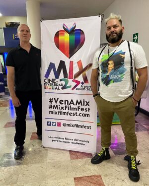 Guillermo Díaz Instagram - Gracias, CDMX! fue un placer estrenar nuestra película @youcantstayherefilm en @mixfilmfest 🎞🎥🇲🇽 #VanessaAspillaga #YouCantStayHere #QueerHorror