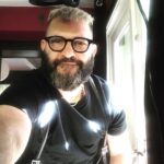 Guillermo Díaz Instagram - 𝐞𝐬𝐭𝐚𝐧 𝐭𝐨𝐝𝐨𝐬 𝐥𝐢𝐬𝐭𝐨𝐬? 𝘚𝘤𝘢𝘯𝘥𝘢𝘭 𝘳𝘦-𝘸𝘢𝘵𝘤𝘩 𝘗𝘰𝘥𝘤𝘢𝘴𝘵! @ktqlowes @shondaland @iheartpodcast .uoos ɓuıɯoƆ…#UnPackingTheToolbox
