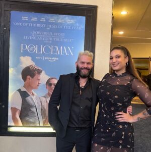 Guillermo Díaz Instagram - 𝘈𝘯𝘰𝘤𝘩𝘦, el 𝘦𝘴𝘵𝘳𝘦𝘯𝘰 𝘥𝘦 𝘶𝘯𝘢 𝘱𝘦𝘭𝘪𝘤𝘶𝘭𝘢 𝘮𝘢𝘳𝘢𝘷𝘪𝘭𝘭𝘰𝘴𝘢 𝘤𝘰𝘯 @harrystyles - gracias! @primevideo @amazonstudios #DavidDawson #BethanRoberts #MYPOLICEMAN