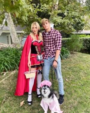 Gus De St. Jeor Instagram - Halloween pt. 2 🐺 Just incase if you didn’t see Koda steal the show already 😉👻