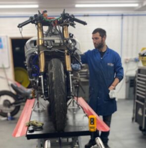 Guy Martin Instagram - “If the plan doesn’t work, change the plan, not the goal”. Here’s to 2023. #guymartin #guymartinofficial
