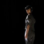 Gwei Lun-mei Instagram - 該怎麼說呢？昨晚觀影過程思緒不停被衝擊著，直到淚水奪眶而出。 朋友們，一同來體驗吧，時而與受害者站在一起、時而又像個加害人，有時你是位朋友希望給出一點溫暖，但又在與她交換目光時被逼出「我是不是該做點什麼？」的反問。請隨時轉換角色，用不同的觀點了解這個事件。 謝謝那些曾經為了權益勇敢發聲的人們，今天我們才能在相對安全的社會中成長，追求自我價值。很榮幸參與這個作品成為其中一員，我像是做對了一件事。 AR實境作品《黑》 #高雄流行音樂中心海豚三號 #XR無限幻境 #歡迎來體驗⚫️ ​ 𝟸𝟶𝟸𝟹 高 雄 電 影 節 ​ ‎ܰ 𝙺𝚊𝚘𝚑𝚜𝚒𝚞𝚗𝚐 𝙵𝚒𝚕𝚖 𝙵𝚎𝚜𝚝𝚒v𝚊𝚕‎ ܱ ​@khfilmfestival ଘ 影展放映￤ 10.07-10.22 ଓ ଘ 官網上線￤ https://www.kff.tw/ ​ ​ ​ ଓ ଘ 線上購票￤ http://bit.ly/KFF_OT ​ ଓ ଘ 手冊下載￤ http://bit.ly/2023kffdownload ​ ଓ #2023KFF #高雄電影節 #要美