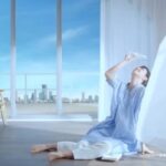 Gwei Lun-mei Instagram - 很榮幸今年再度受到bonaqua 怡漾 的邀請，擔任這次的品牌大使。 現代生活中，我們眼前充斥著太多選擇，讓我們陷入選擇困難；想要得到的東西很多，卻忘記看看已經擁有的。 習慣了都市的便捷快速，卻也希望能夠採取更多替地球減壓的行動。 今年，bonaqua怡漾 的永續時尚再度進化，不僅拿掉瓶身標籤，全品項更採用100% rPET 環保再生塑料，為環境永續，提供更友善的選擇；讓環保，也可以很漂亮。 為簡單生活，選擇少一樣複雜，透見多怡漾美好！ #bonaqua怡漾 #無標籤鹼性水 #全品項採用百分之百環保再生塑料 #選擇少一樣複雜透見多怡漾美好