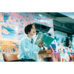 Gwei Lun-mei Instagram - 那一天在簡單生活節，在Cheer（謝青翰）與盧思蒨的演奏下說格林童話給大家聽，與現場的朋友們面對面齊聚一堂，真是難得又愉快。希望與會的朋友們也有一個美好的午後時光。 謝謝張震的邀請。 張震表示當時在拍攝《刺客聶隱娘》時，侯孝賢導演分享他想找演員一起走進校園，朗讀經典文學給孩子們聽，進而能讓孩子們對文學產生興趣。侯導的這番話在張震的心中種下一顆種子，於是他和糯米糰鼓手洪峙立便開啟了這個獨特又龐大的有聲書企劃—《格事話——另一種格林童話》。 兩人從各自的專業出發，透過聲音表情，結合現代音樂，打造出不一樣的格林童話。選出72則故事，邀請24位演員、歌手好友們一起獻聲擔任說書人用各自的方式演繹每則故事，以不同的風格、聲音表情，讓此有聲作品多元且豐富。 #騷耳有聲書
