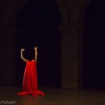 Gwei Lun-mei Instagram - 真是個美好的一夜。 在肯亞裔美國人萬吉魯．卡穆尤 （Wanjiru Kamuyu ）舞蹈家 30分鐘的舞蹈表演 《我是紅》（Portraits in Red）裡，展現了如何掙脫社會的桎梏和枷鎖，真正活出自己，展現靈魂真實的樣貌，響起兒時單純的歌謠，自在地搖曳生姿，一個自我喚醒的過程。在此創作裡有了深層的叩問。 由台北表演藝術中心x 法國國家舞蹈中心x香奈兒 共同籌辦的Camping Asia 2023 於今天開幕。 此活動，邀請世界各地的舞者，表演藝術家，跨領域藝術家和台灣16所院校的學生們交流，讓大家有了前瞻性，國際觀，也在夜晚有許多Open for All給予大眾觀看表演的機會。期待大家共襄盛舉。 #2023CampingAsia #CHANEL @chanelofficial