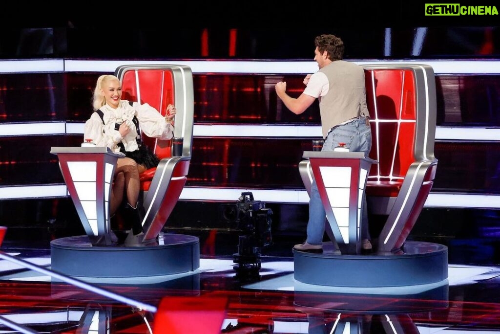 Gwen Stefani Instagram - battling it out 2night on #thevoice ✨ 🥊
