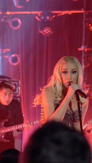 Gwen Stefani Instagram - u and me… 😘 gx