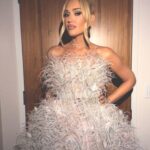 Gwen Stefani Instagram - ❄️👱🏻‍♀️✨⛸️🩵 m/u: @anthonyhnguyenmakeup + @gxvebeauty hair: @hair_sulon styled by: @robzangardi + @marielhaenn wearing: @marchesafashion nails: @eriishizu