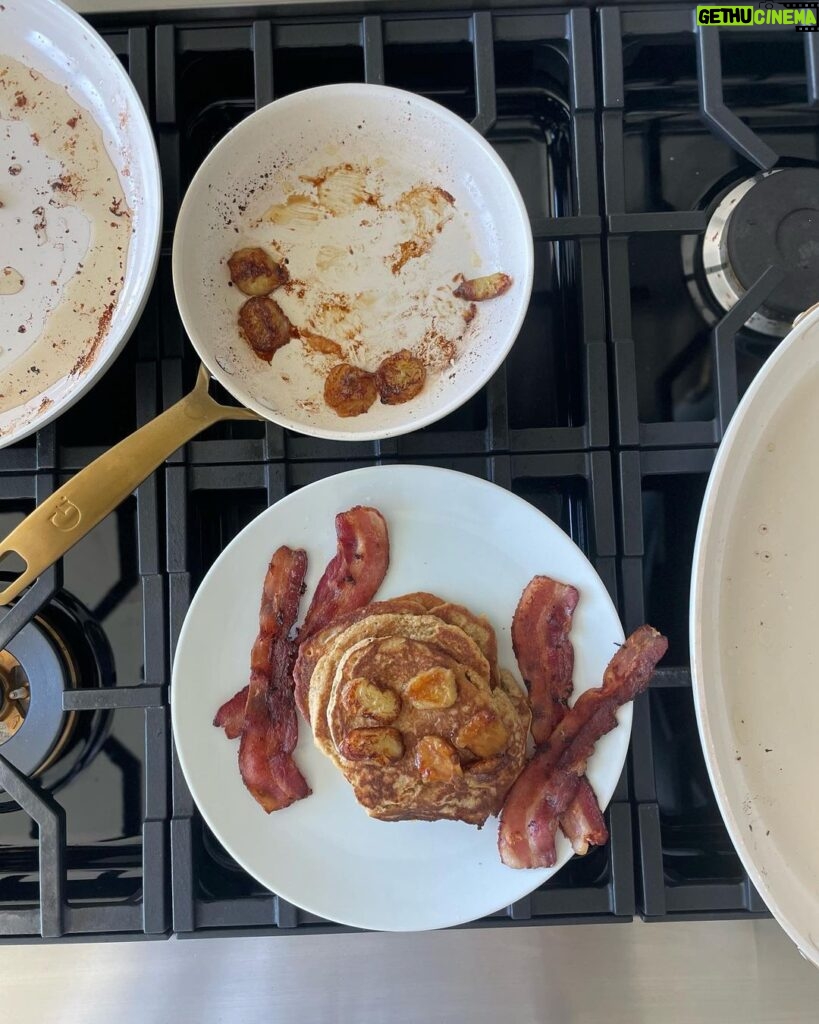 Gwyneth Paltrow Instagram - Todays boyfriend breakfast: paleo banana pancakes with caramelized bananas from the extremely cute @choosing_balance GF, DF, Grain-free but BUSSIN